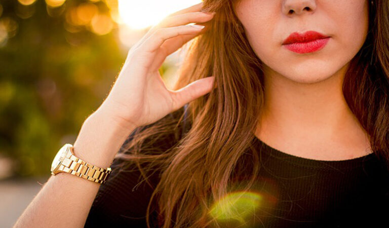 Złote zegarki damskie – ponadczasowa elegancja